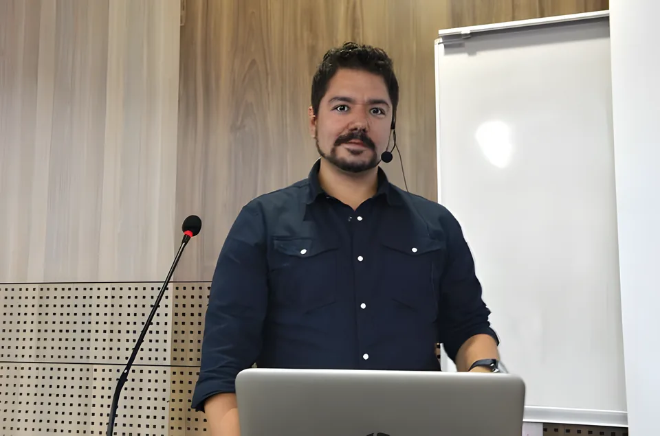 Adayorum – Erdem Genç