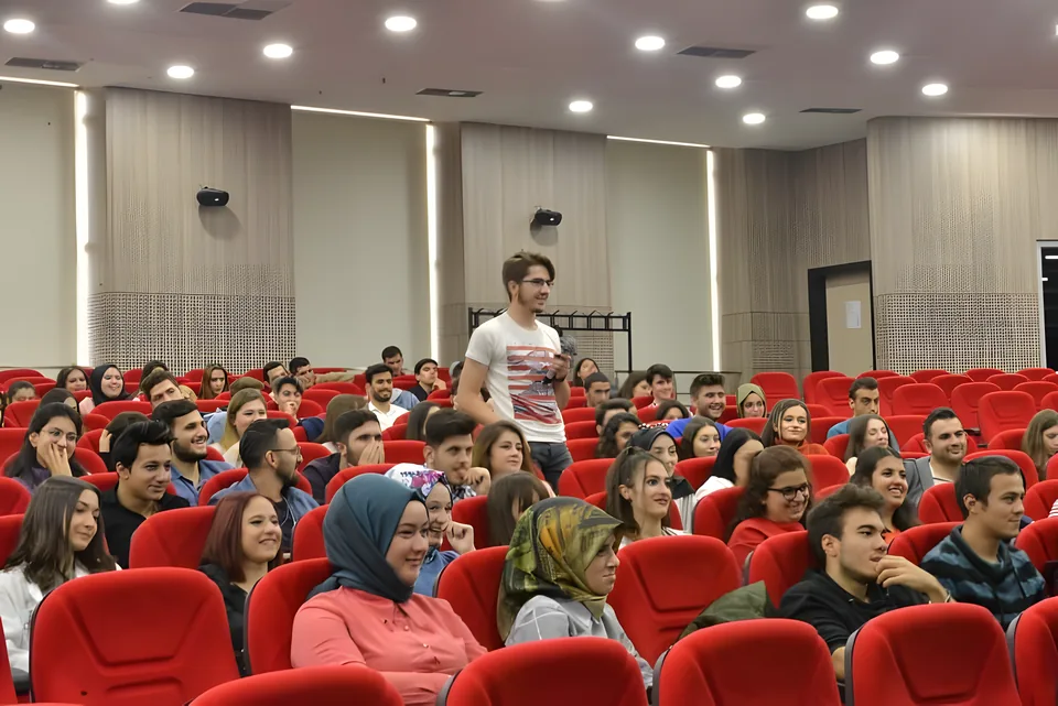 Adayorum – Erdem Genç